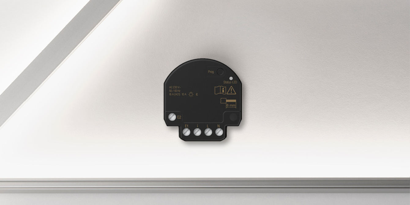 JUNG HOME Jalousieaktor Mini bei UP Elektroanlagen GmbH in Frankfurt am Main