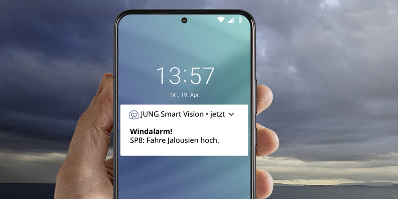 JUNG Smart Panel 8 bei UP Elektroanlagen GmbH in Frankfurt am Main